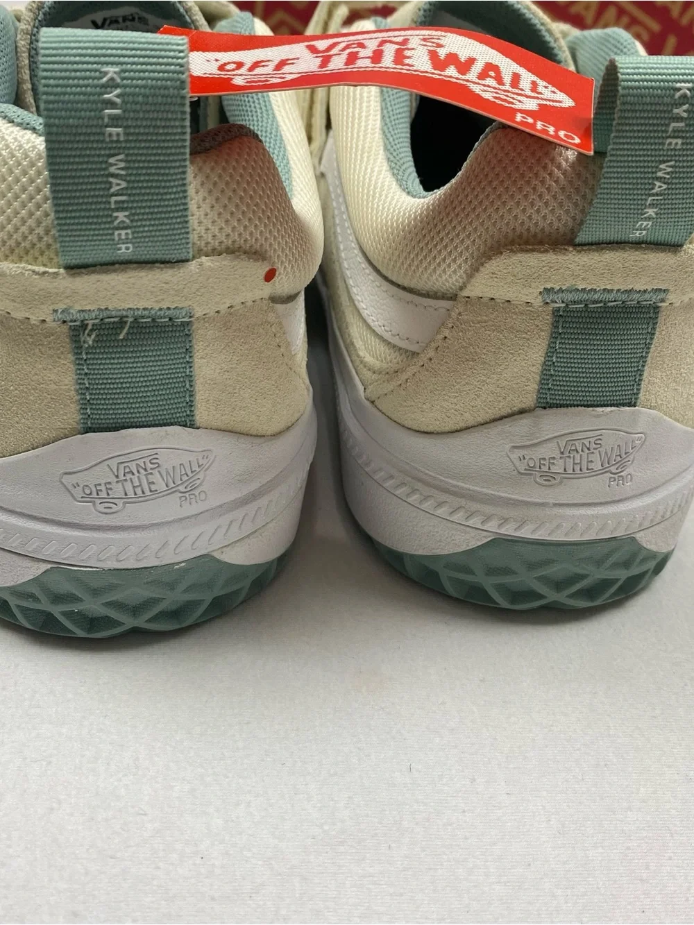 Vans Men’s Cream & Teal Low-Top Strap Sneakers